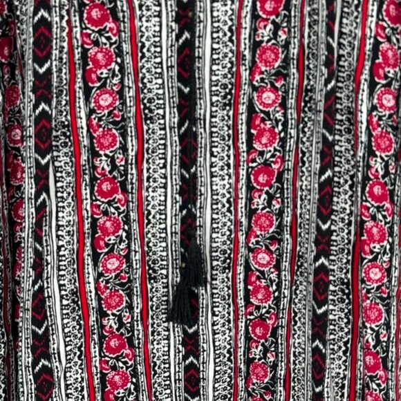 Express Womens Tunic Top size Medium Boho Floral Black red Print V Neck rayon - Picture 5 of 10